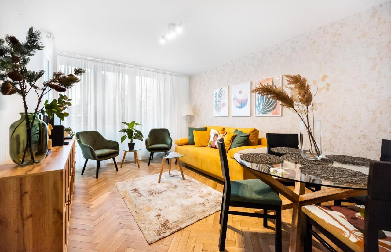 Metro Swietokrzyska Boho Aesthetic Apartment Варшава Екстер'єр фото