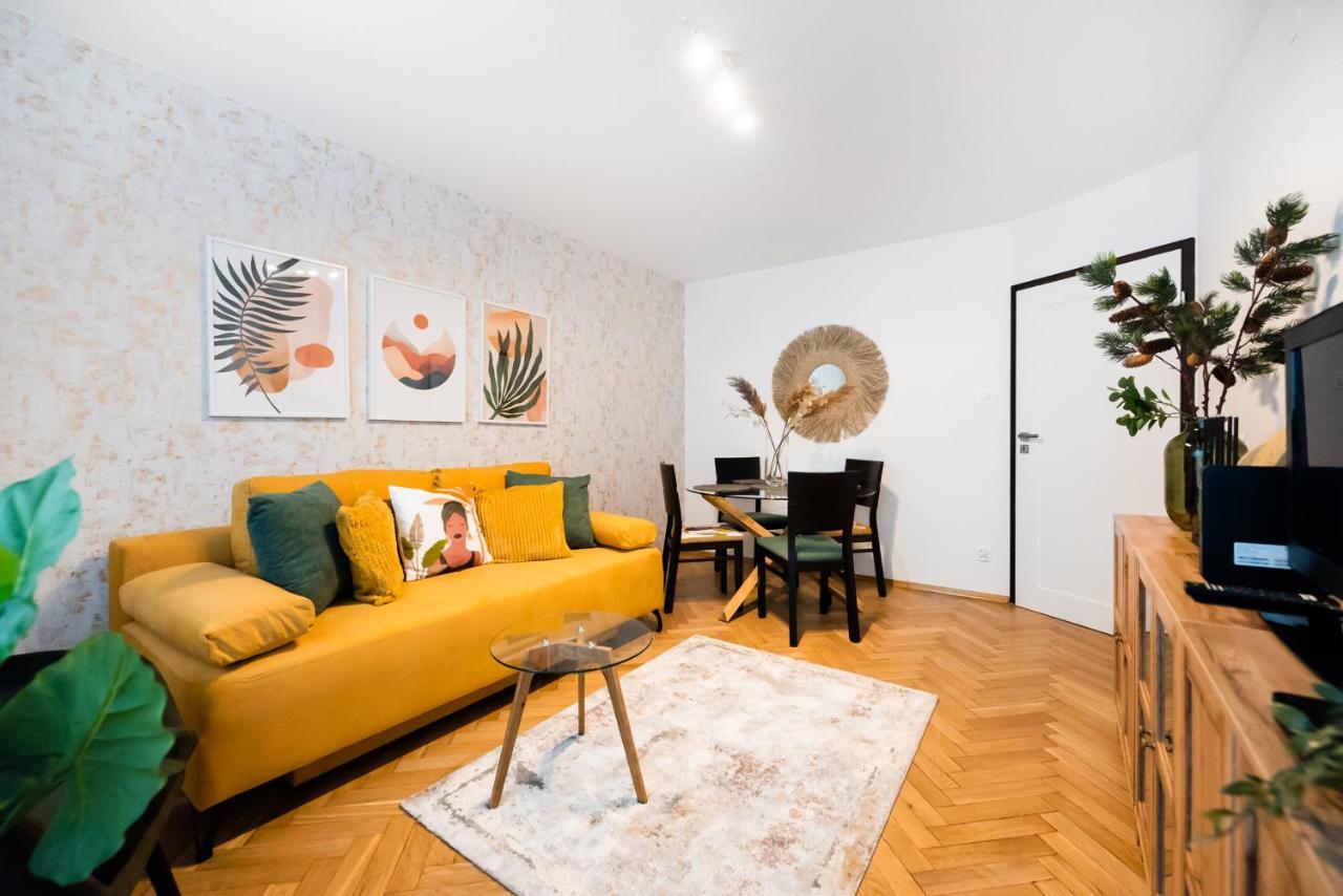 Metro Swietokrzyska Boho Aesthetic Apartment Варшава Екстер'єр фото